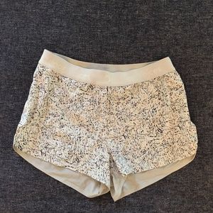 Outdoor Voices Shorts White Size Small